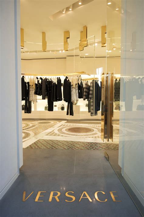 versace via veneto roma|Versace Opens New Boutique in Rome .